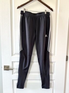 🩶 Adidas Women’s Gray Athletic Pants 🩶